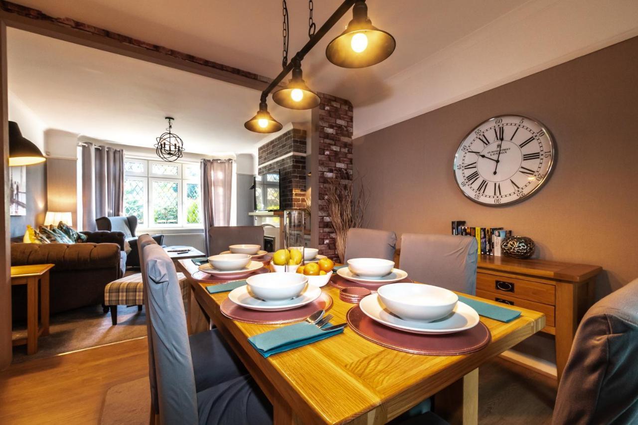 סאות'המפטון Cheerful 3-Bedroom Douglas House With Patio מראה חיצוני תמונה