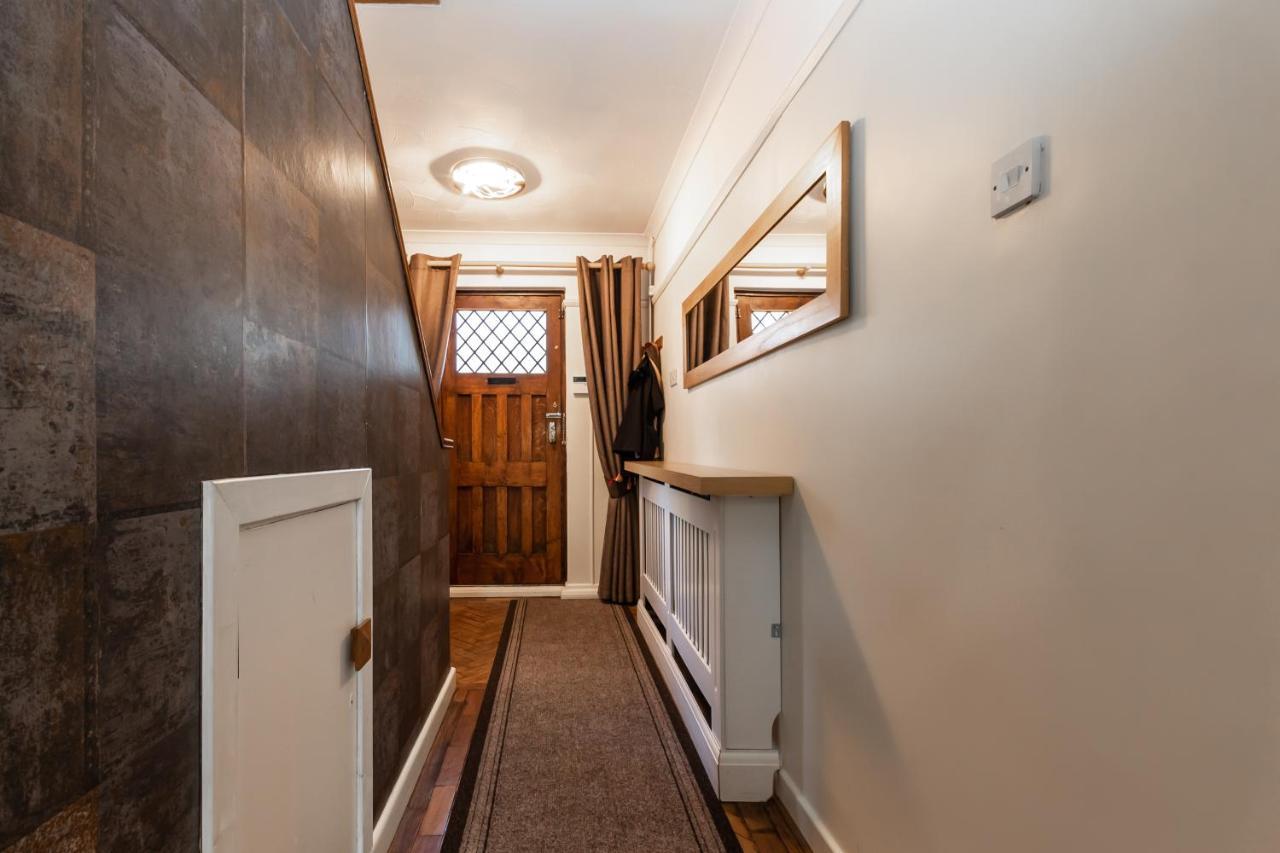 סאות'המפטון Cheerful 3-Bedroom Douglas House With Patio מראה חיצוני תמונה